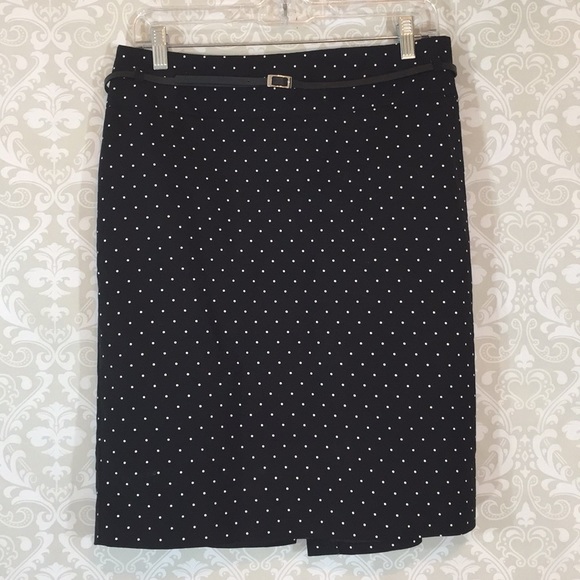 Liz Claiborne Dresses & Skirts - {Liz Claiborne}Size 10 Black Pencil Skirt